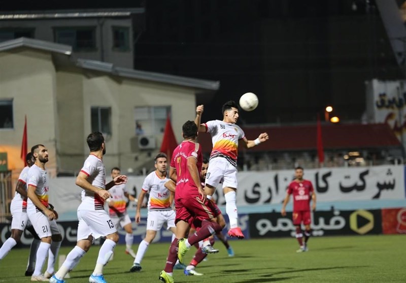 لیگ برتر فوتبال| برتری یک نیمه‌ای فولاد مقابل نساجی