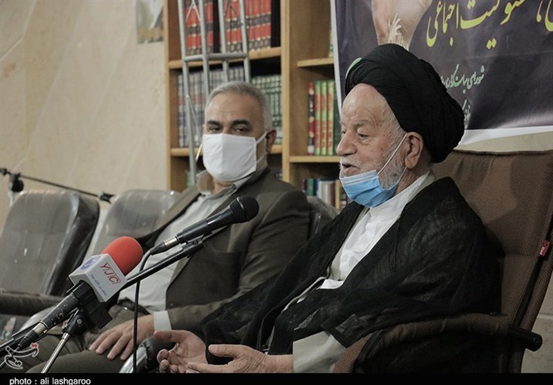 نشست خبری نماینده ولی‌فقیه استان سمنان به مناسبت هفته نماز به روایت تصویر