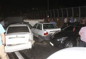 تصادف زنجیره‌ای در بزرگراه امام علی به خاطر ضایعات مرغ + تصاویر