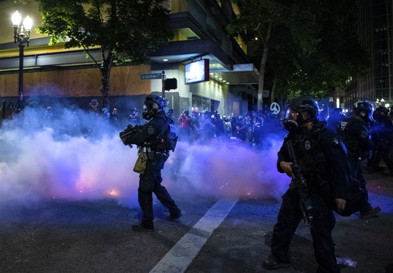 US Protesters Clash with Police at Racial Justice Rally in Springfield (+Video)