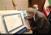 امضای تفاهمنامه ساخت 3700 واحد مسکن جامعه ایثارگری یزد بهروایت تصویر