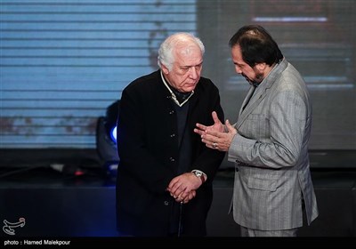 زنده‌یاد خسرو سینایی کارگردان، فیلمنامه‌نویس و مستندساز سینمای ایران
