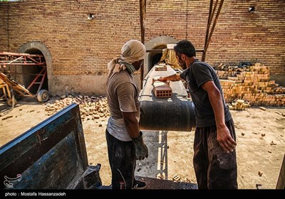کارخانه تولید آجر در روستای فیض آباد گرگان