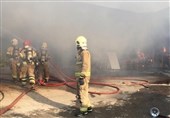 Fire Erupts in Industrial Area Near Tehran (+Video)