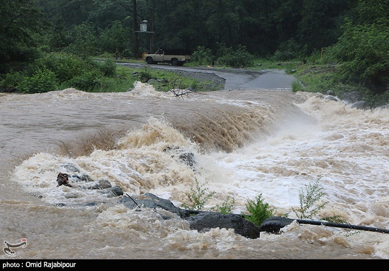 انسداد برخی از جاده‌ها در 4 استان به دنبال بارش شدید باران