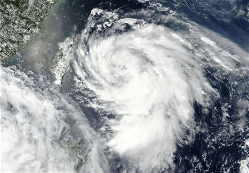 Typhoon Hagupit Hits East China, Heading towards Shanghai (+Video)