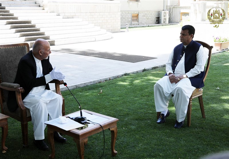 تقابل پارلمان و دولت افغانستان؛ دیدار «اشرف غنی» با «رحمانی» بی‌نتیجه پایان یافت