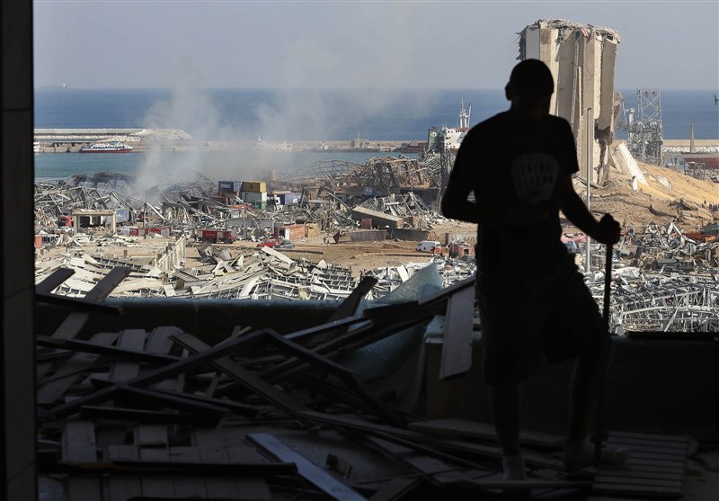 People Begin to Clear Rubble of Huge Explosion in Beirut (+Video)