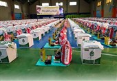 تلاش جهادگران سازمان دارالقرآن برای توزیع بسته‌های حمایتی در آستانه عید غدیر