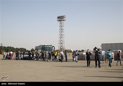 عکاسان، فیلمبرداران و خبرنگاران حاضر در محل بارگیری محموله بشردوستانه جمعیت هلال احمر برای مردم لبنان