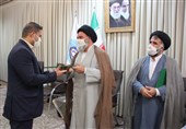 نماینده ولیفقیه در استان کردستان از مدیر دفتر استانی خبرگزاری تسنیم تجلیل کرد