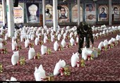 توزیع 14 هزار بسته معیشتی و کارت هدیه در ورامین/تشویق زوجهای جوان توسط سپاه