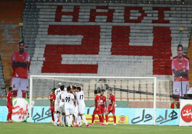 لیگ برتر فوتبال| شکست پرسپولیس مقابل ذوب‌آهن در نیمه نخست