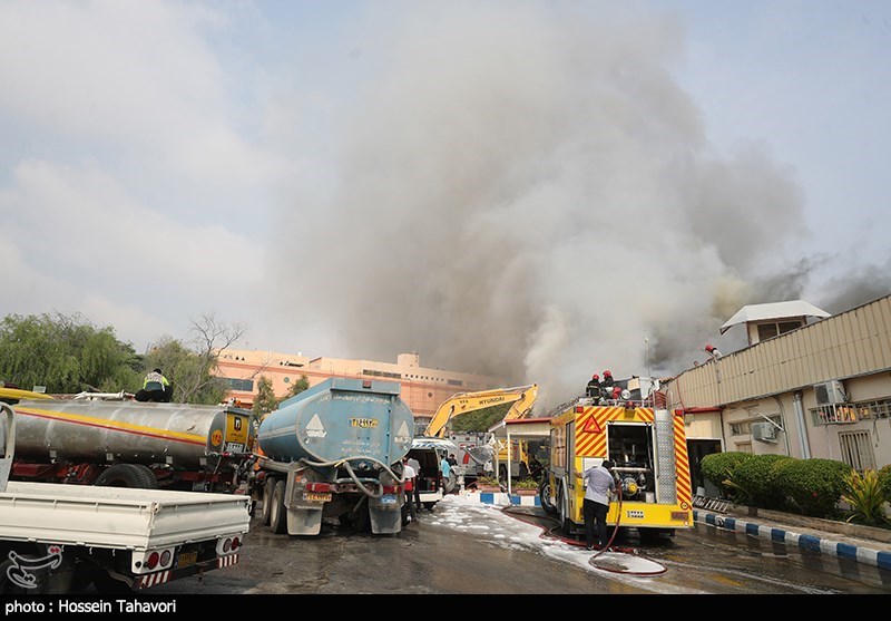 جزئیات آتش‌سوزی در بازار پردیس کیش /بخشی از بازار ‌کاملا تخریب شد / یک نفر جانش را از دست داد + تصاویر