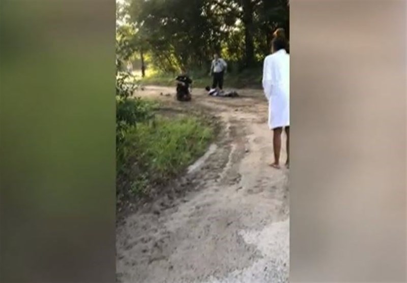 Black Man Filmed Begging US Police Not to Shoot Teenage Sons (+Video)