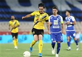 کربکندی: نویدکیا یک انتخاب پُرریسک برای سپاهان است/ هواداران فوتبال در ایران بی‌حوصله هستند