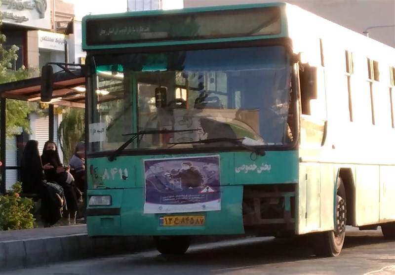 تعطیلی اتوبوس‌های عمومی در اهواز به نام کرونا به ضرر مردم / ادارات و بازار باز حمل و نقل مردم تعطیل؟ + فیلم