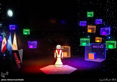 استفاده از ربات ایرانی آرش به عنوان مجری در مراسم افتتاح نمایشگاه اینوتکس 2020