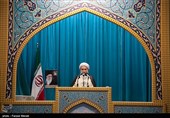 امام جمعه کرمانشاه: کسانی که زندگی اشرافی دارند نمی‌توانند‌ انقلابی باشند