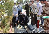 ادای احترام رئیس بنیاد شهید تهران به آزادگان شهید و متوفی+عکس