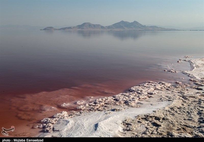 مصوبات ستاد احیای دریاچه ارومیه در شرایط خاص سیاسی تنظیم شده است