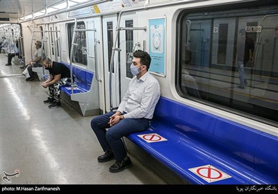  زدن ماسک در مترو ضروری است