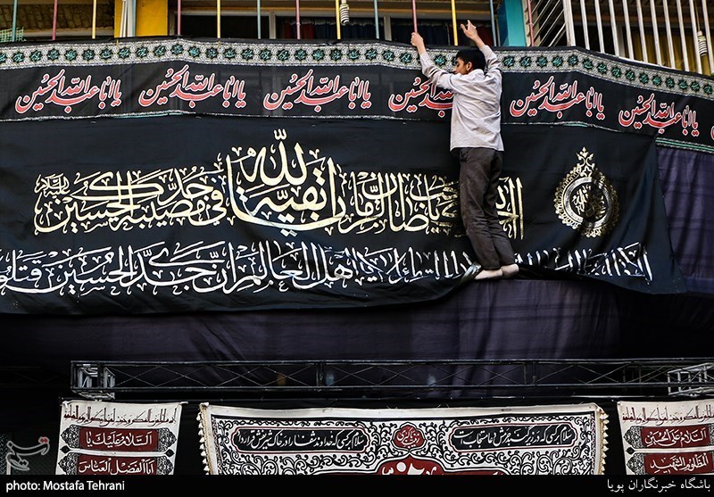 سیاهپوش کردن شهر چاه مبارک به مناسبت ایام ارتحال حضرت امام خمینی(ره) و قیام تاریخی ۱۵خرداد