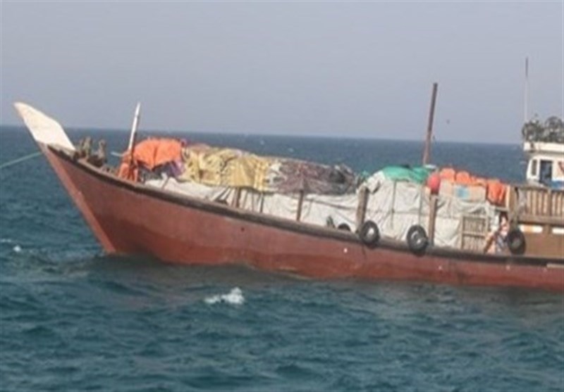 نجات یک فروند شناور تجاری ـ باری با امدادرسانی یگان شناوری نیروی دریایی سپاه