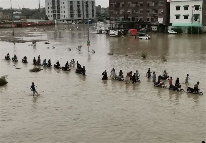 At Least 90 Killed in Pakistan Floods (+Video)