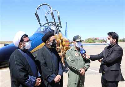  نخستین هواپیمای بمب‌افکن کوثر در پایگاه شهید فکوری به زمین نشست 