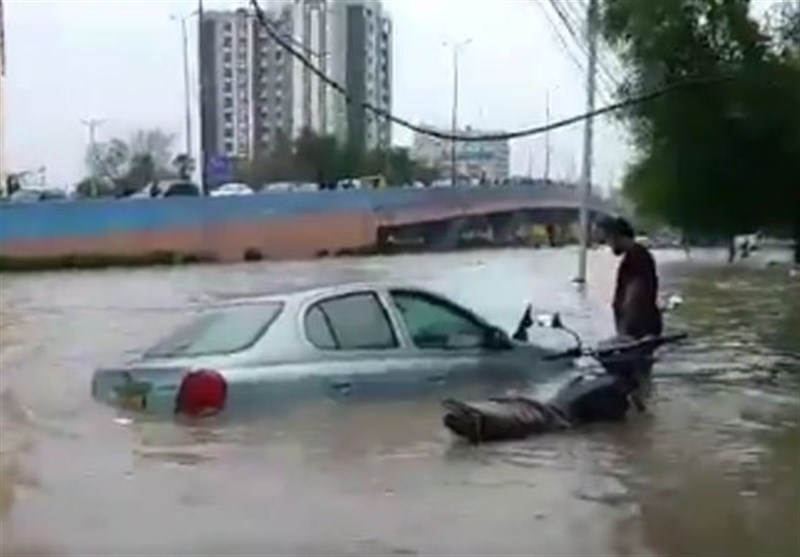 طوفانی بارشیں اور سیلاب؛ کراچی میں آج عام تعطیل کا اعلان