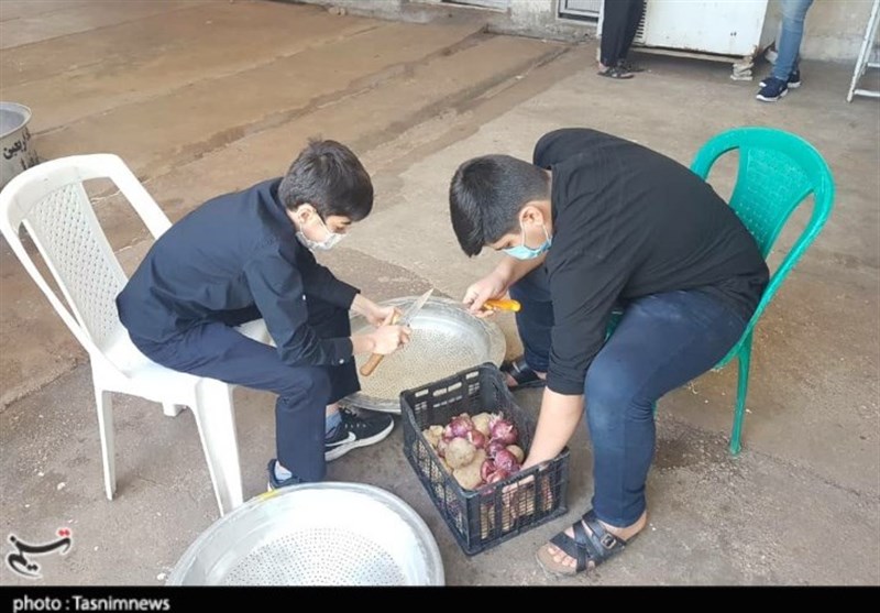 ستاد اربعین دزفول تا پایان ماه صفر غذای نذری بین نیازمندان توزیع می‌کند + تصاویر