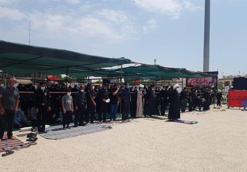 نماز ظهر عاشورای حسینی بوشهر در کنار آبهای خلیج فارس اقامه شد