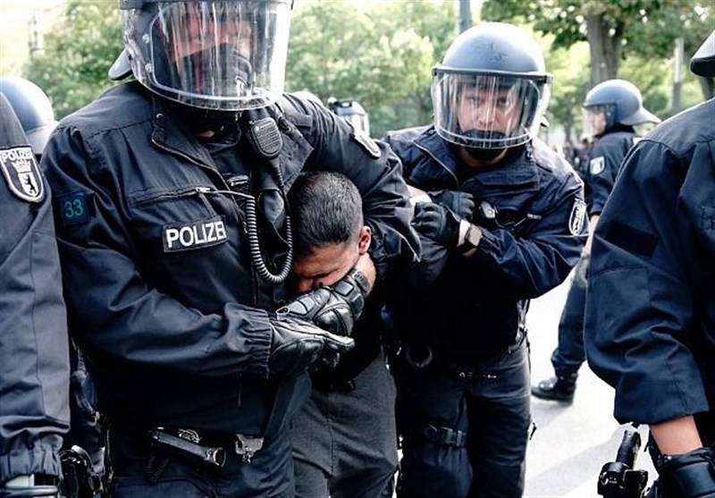 Protesters Storm Parliament during Berlin Rally against COVID-19 Measures (+Video)