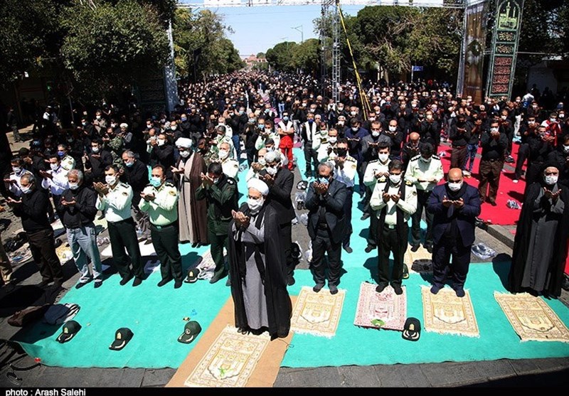 اقامه نماز ظهر عاشورا در قزوین به روایت تصاویر