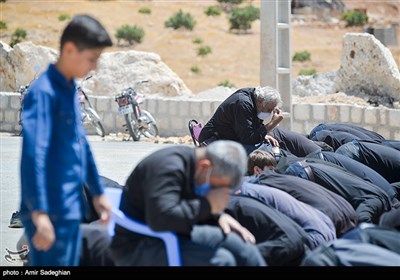نماز ظهر عاشورا در نی ریز فارس 