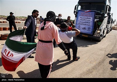 ثبت رکورد جهانی جابجایی کامیون با دندان توسط پوریا و فائزه سرلک-اهواز