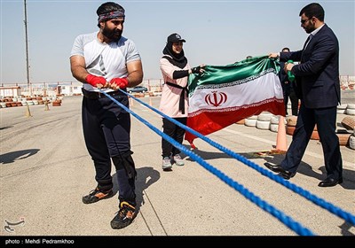 ثبت رکورد جهانی جابجایی کامیون با دندان توسط پوریا و فائزه سرلک-اهواز