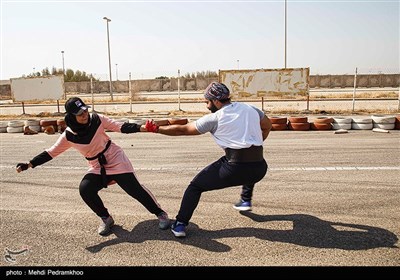 ثبت رکورد جهانی جابجایی کامیون با دندان توسط پوریا و فائزه سرلک-اهواز