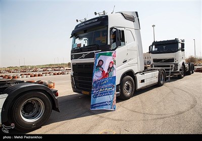 ثبت رکورد جهانی جابجایی کامیون با دندان توسط پوریا و فائزه سرلک-اهواز