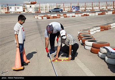 ثبت رکورد جهانی جابجایی کامیون با دندان توسط پوریا و فائزه سرلک-اهواز