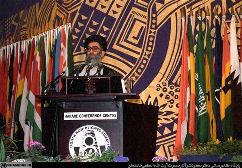 گزارش تاریخ| سخنرانی آیت‌الله خامنه‌ای در زیمباوه و شکست هیاهوی حامیان صدام