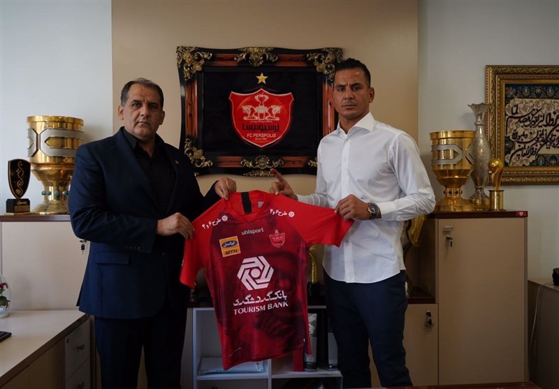 Persepolis Signs Hamed Lak