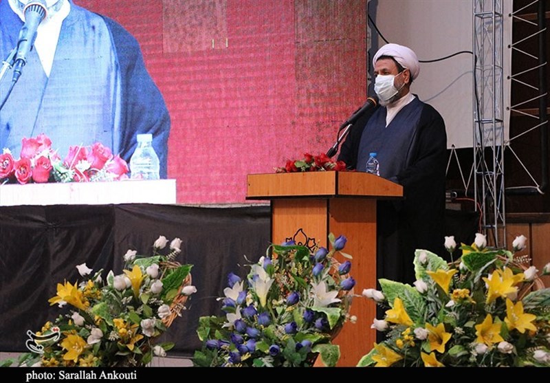 امام جمعه کرمان: عملگرایی مکتب شهید سلیمانی دستاوردهای زیادی برای نسل‌های آینده ما دارد