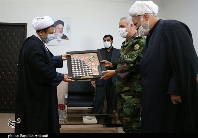 فرمانده جدید قرارگاه منطقه‌ای جنوب‌شرق ارتش با نماینده ولی‌فقیه در استان کرمان دیدار کرد + عکس