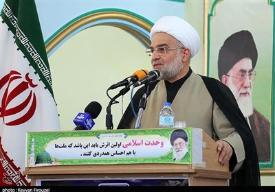 نماینده ولیفقیه در کردستان: شعر آئینی ظرفیت عظیمی برای وصف جایگاه اهلبیت(ع) است