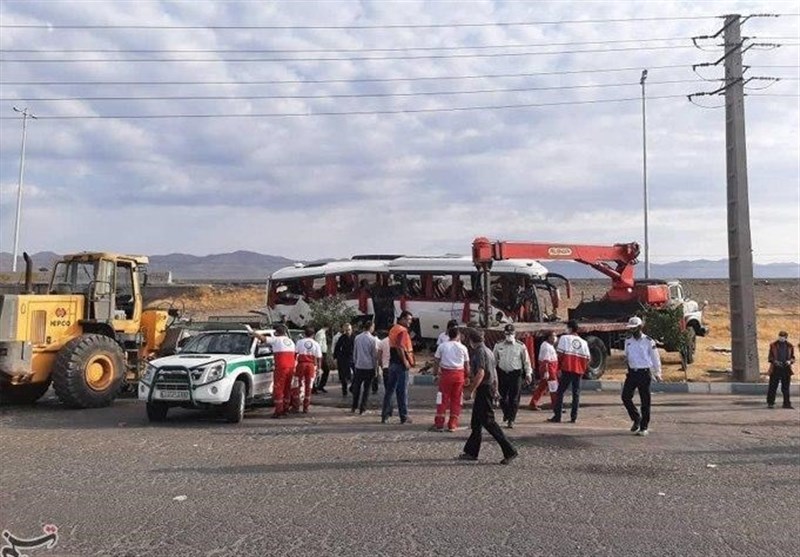 5 مجروح بر اثر واژگونی اتوبوس در محور همدان ـ کرمانشاه