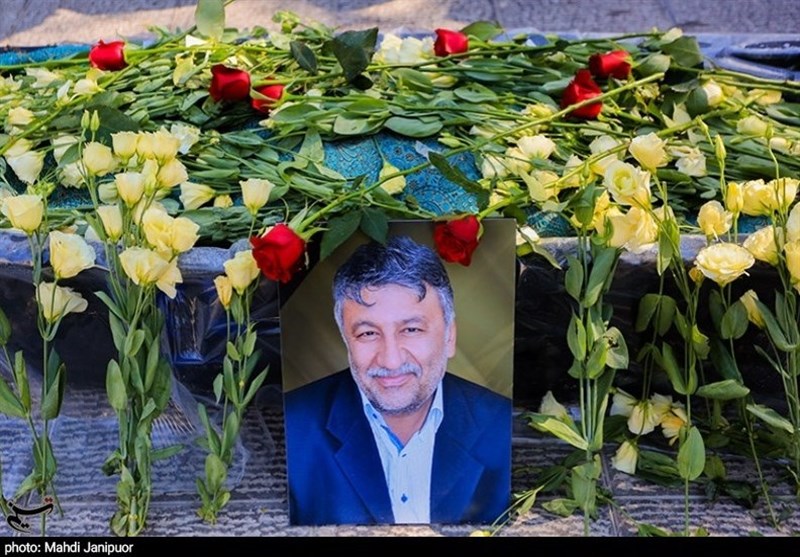 تشییع پیکر شهید مدافع سلامت اصفهان به روایت تصویر