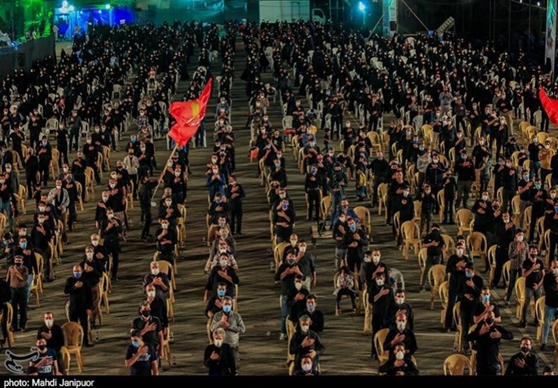 سوگواری برای سالار شهیدان در مرکز فرهنگی مکتب الصادق (ع) اصفهان به روایت تصویر