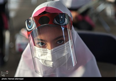 حضور دانش آموزان در آغاز سال تحصیلی جدید ۱۴۰۰-۱۳۹۹ با رعایت پروتکل های بهداشتی جهت جلوگیری از شیوع ویروس کرونا